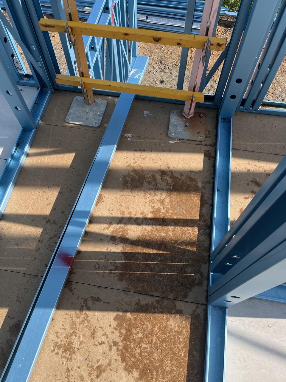 Are base plates attached to a Void Platform?