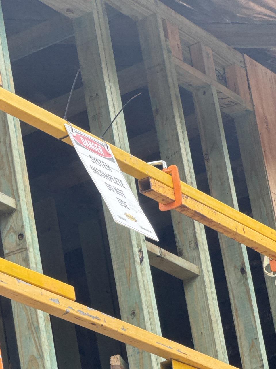Undertile brackets and rail