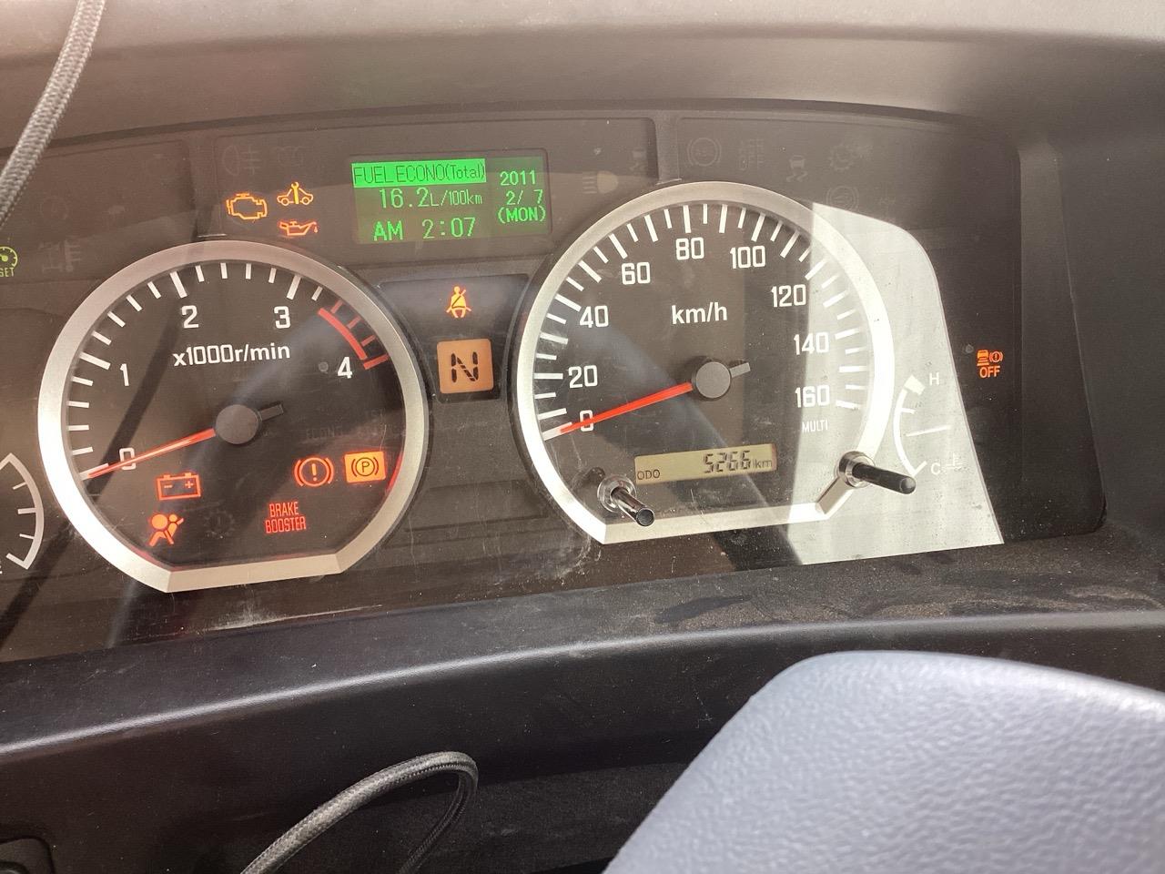 Are there any warning lights on the instrument cluster?