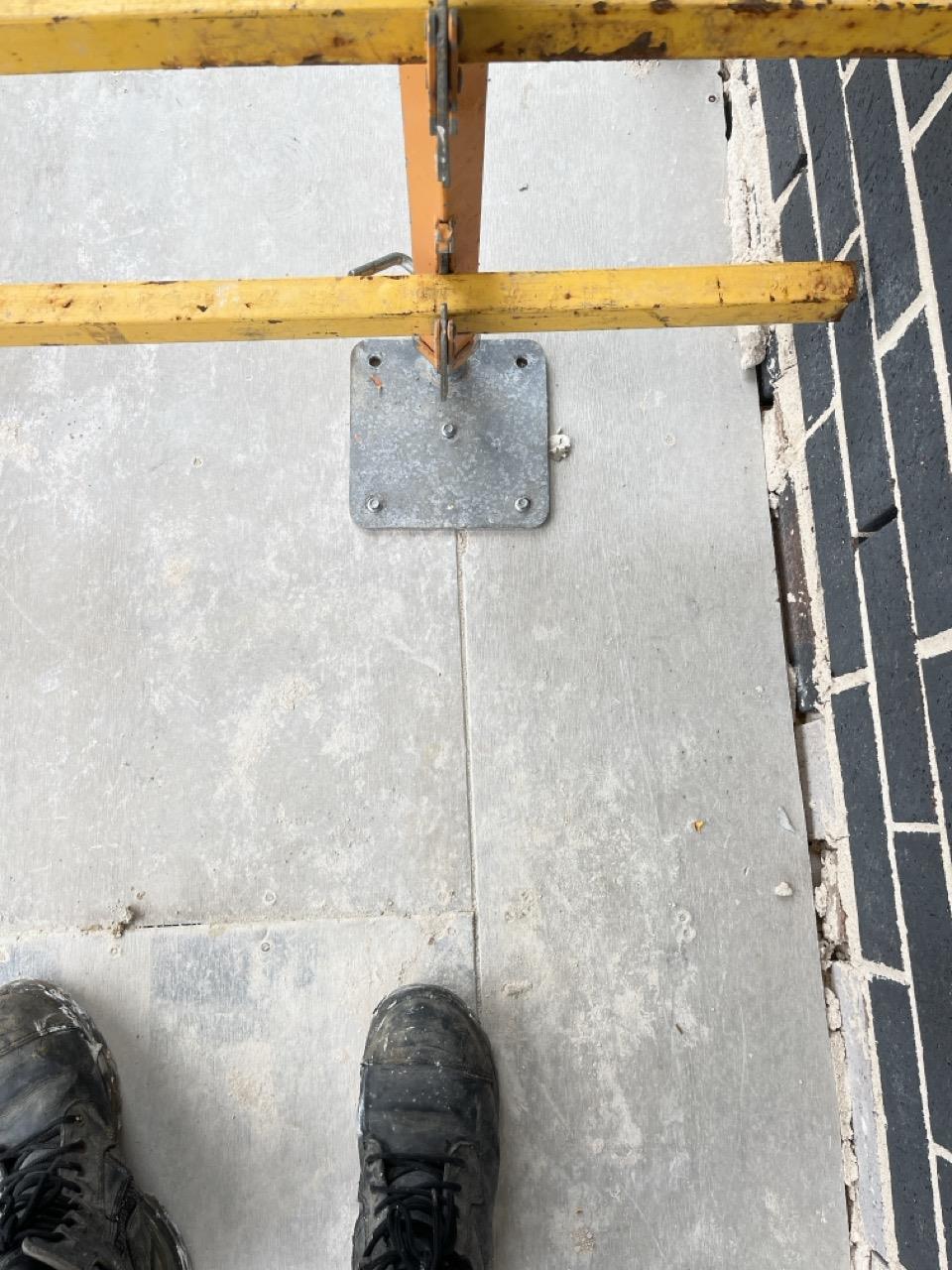 Are base plates attached to a Void Platform?