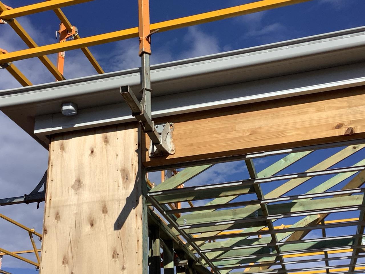Have clamps been attached to steel frame studs or supaloc trusses? N/A