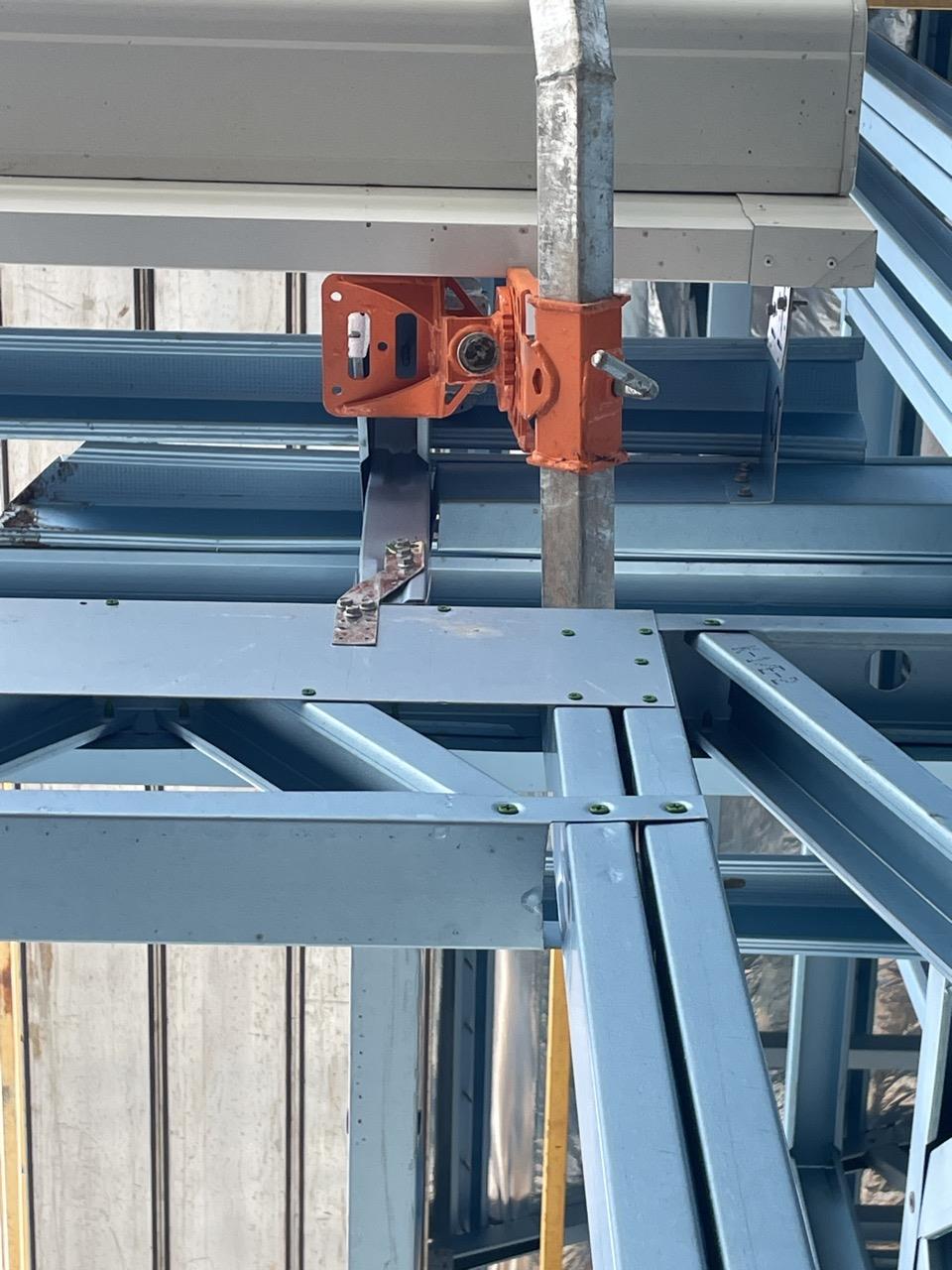 Have clamps been attached to steel frame studs?